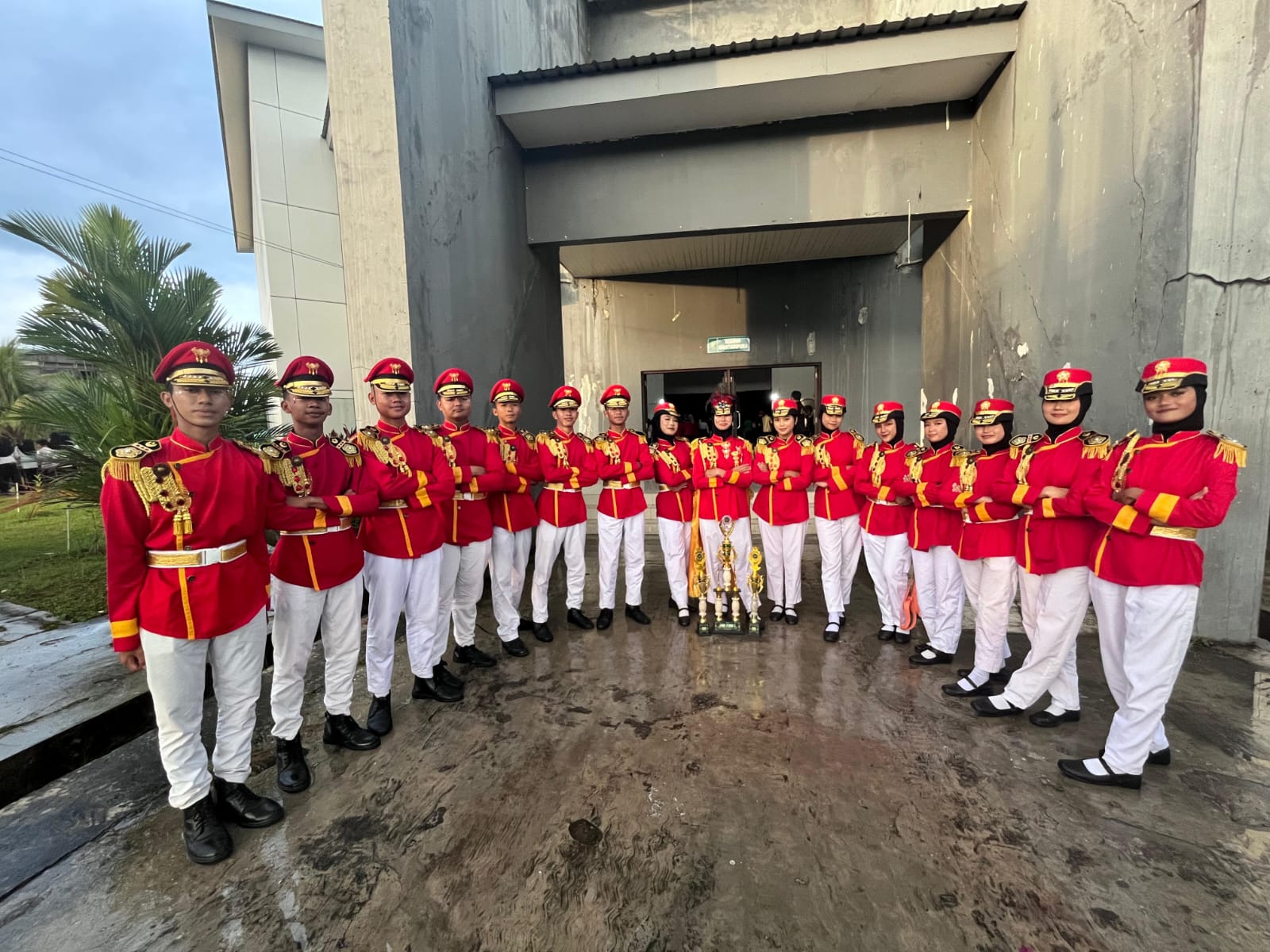 Juara Pasukan Terfavorit, Juara Best Suporter dan Juara Caraka 3