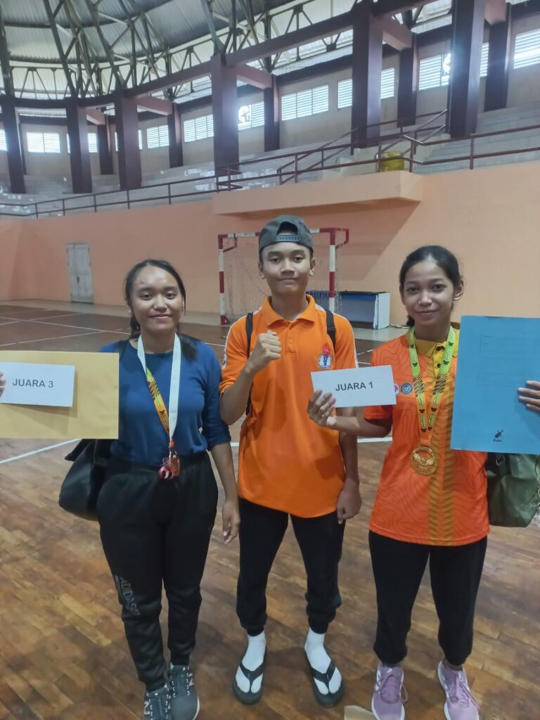 Medali emas dan perunggu  Ajang Turnamen Gulat