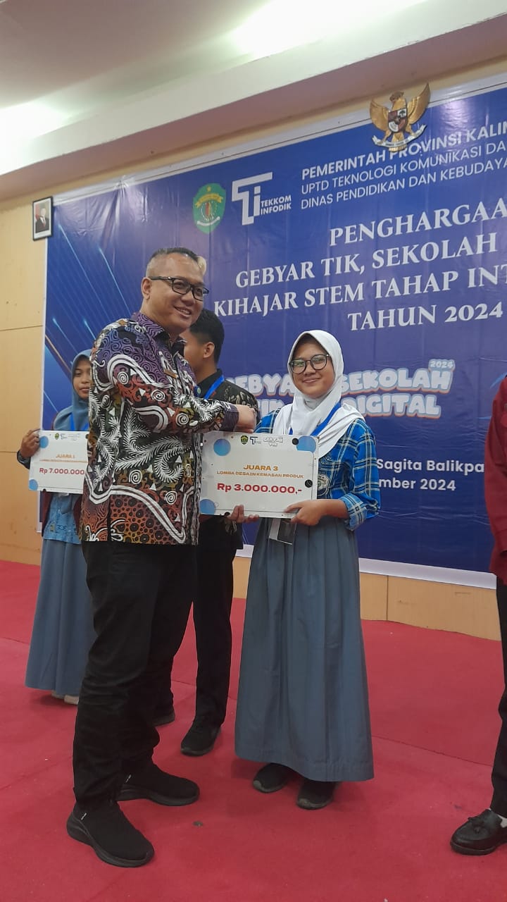 Juara 3 Lomba Desain Kemasan Produk