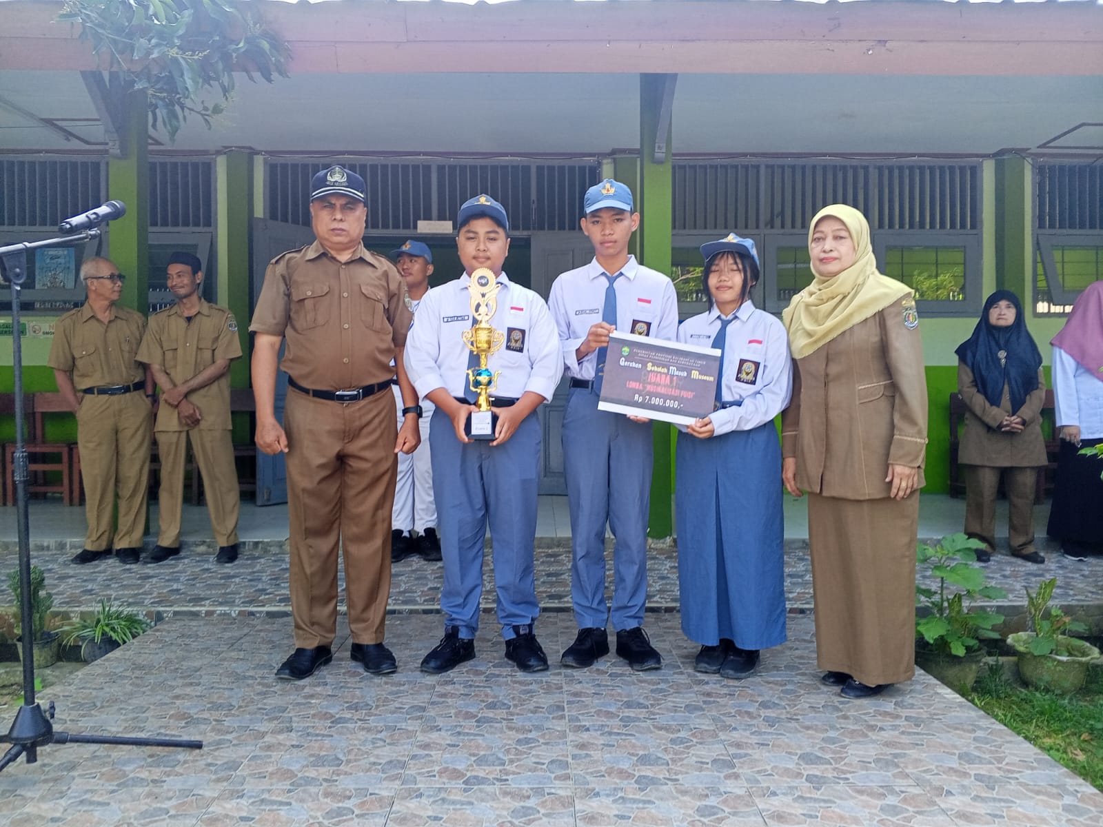 Juara 1 Lomba Musikalisasi Puisi Gerakan Sekolah Masuk Museum